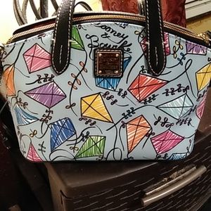 Mini hand bag. Plastic kite print Dooney & Bourke